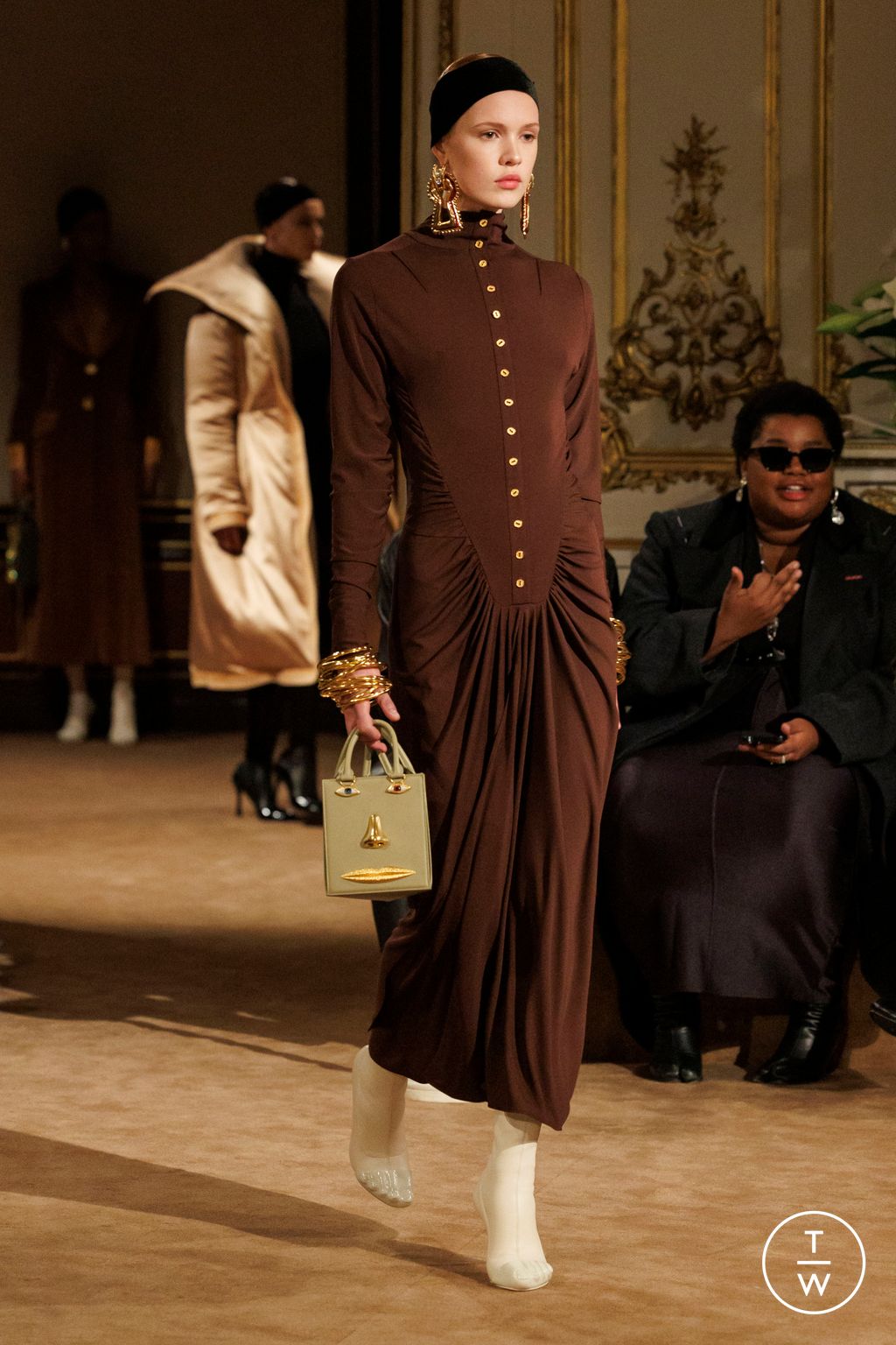 Fashion Week Paris Fall/Winter 2023 look 22 from the Schiaparelli collection womenswear
