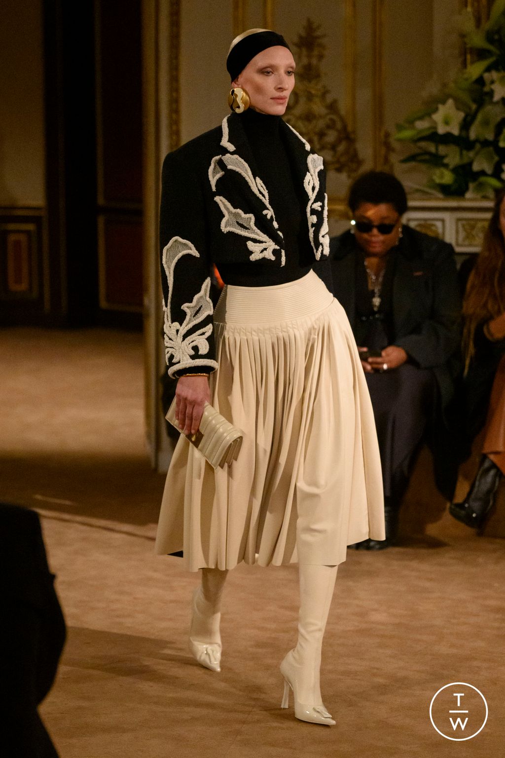 Fashion Week Paris Fall/Winter 2023 look 27 from the Schiaparelli collection 女装