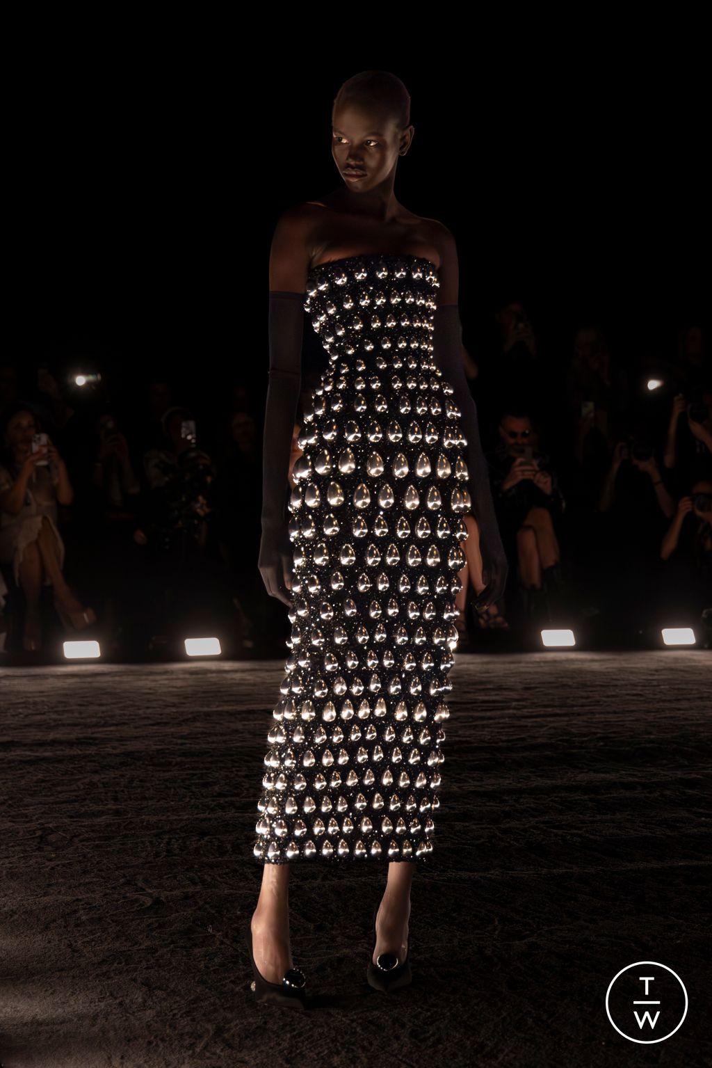 Fashion Week Paris Fall/Winter 2024 look 21 de la collection Schiaparelli couture