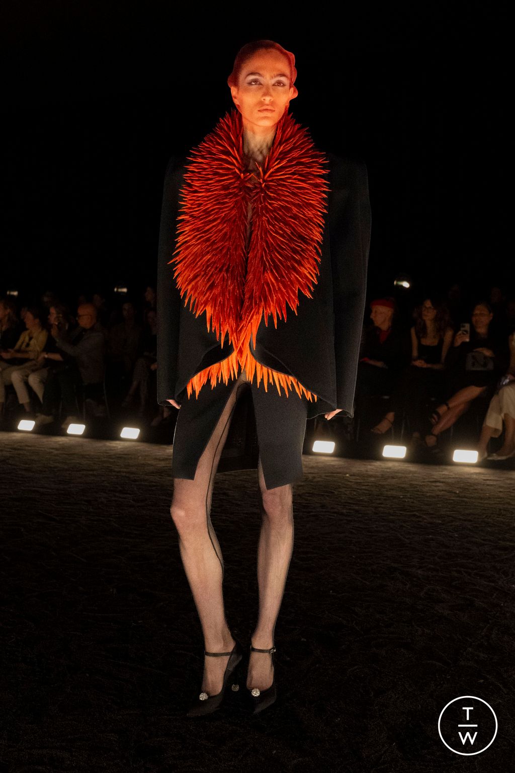 Fashion Week Paris Fall/Winter 2024 look 24 de la collection Schiaparelli couture