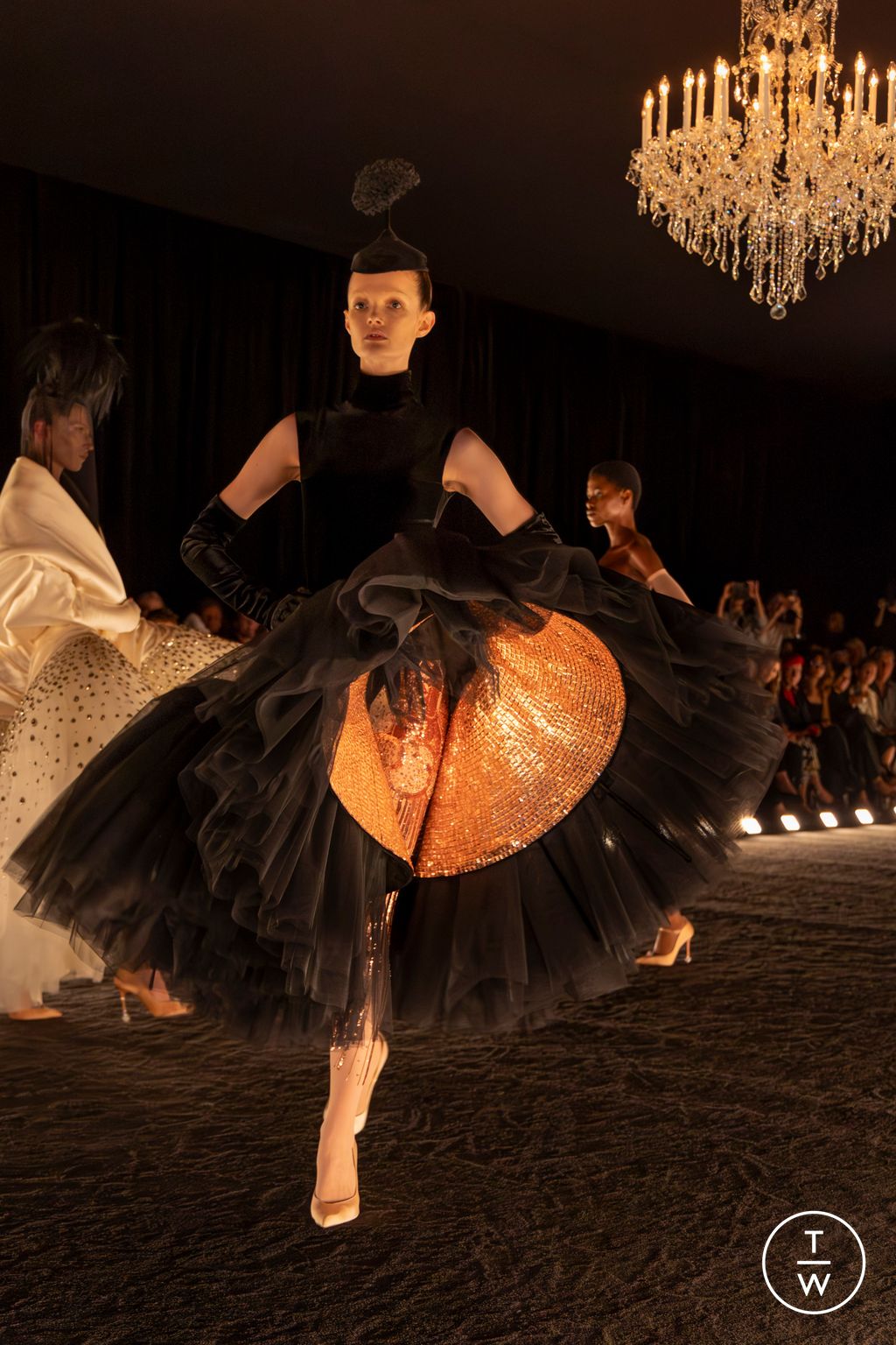 Fashion Week Paris Fall/Winter 2024 look 28 from the Schiaparelli collection couture