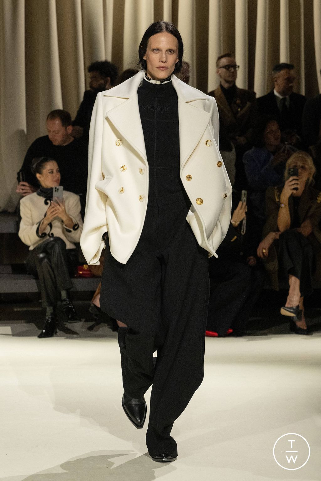 Fashion Week Paris Fall/Winter 2024 look 11 de la collection Schiaparelli womenswear