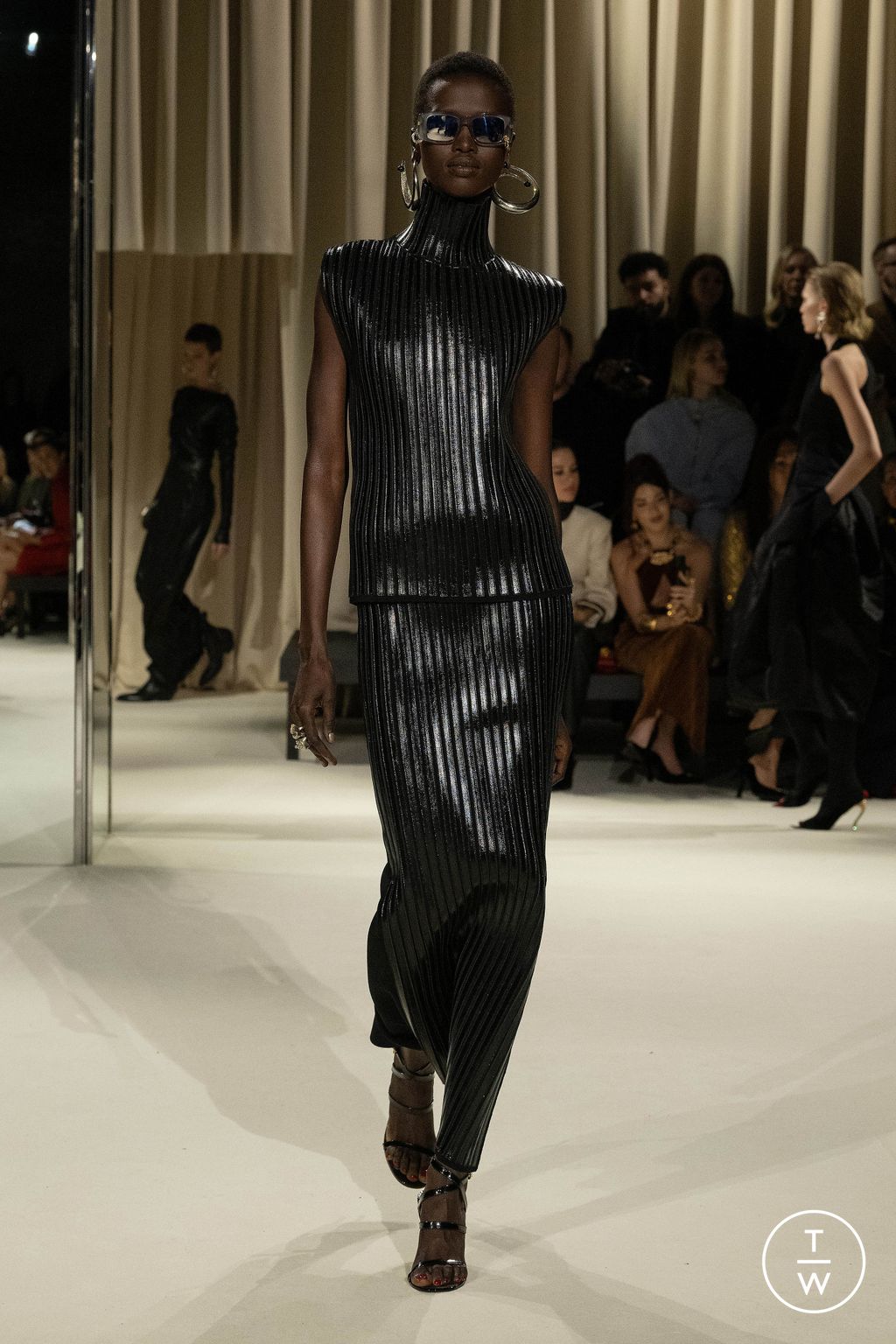 Fashion Week Paris Fall/Winter 2024 look 28 de la collection Schiaparelli womenswear