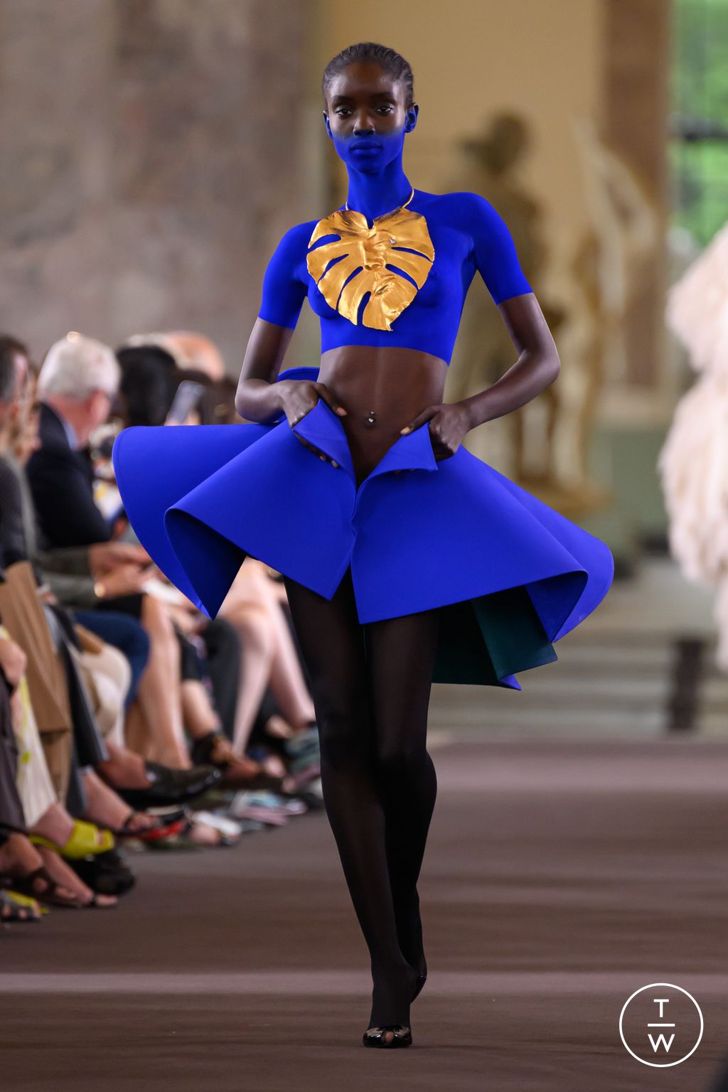 Fashion Week Paris Fall/Winter 2023 look 13 from the Schiaparelli collection couture