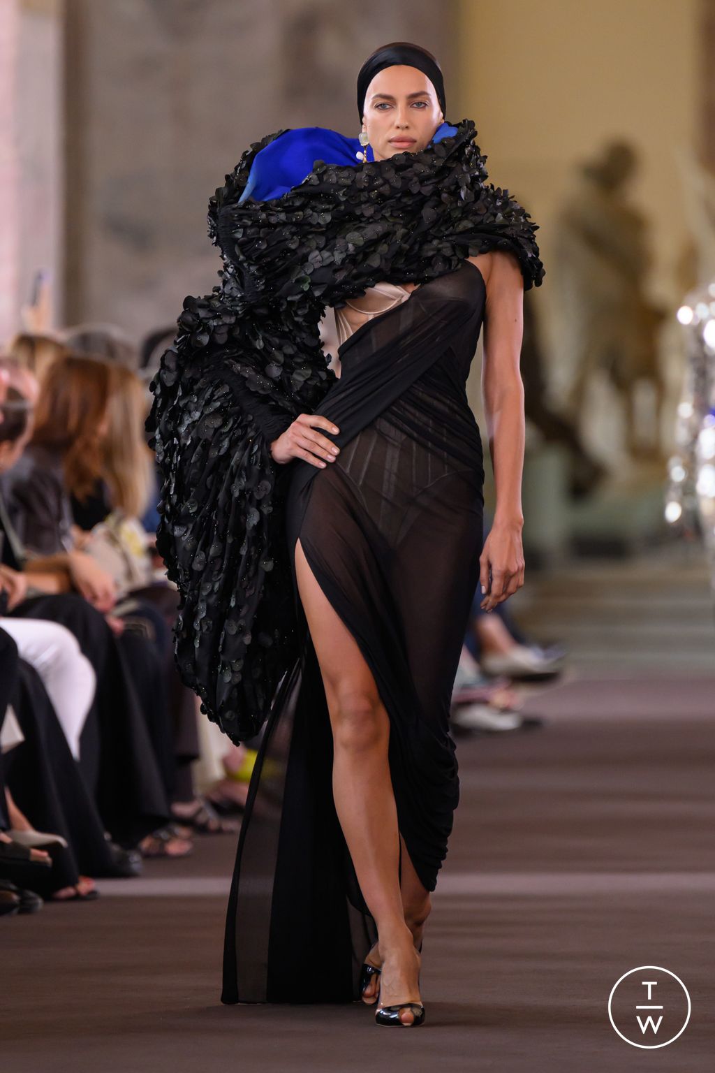 Fashion Week Paris Fall/Winter 2023 look 27 de la collection Schiaparelli couture