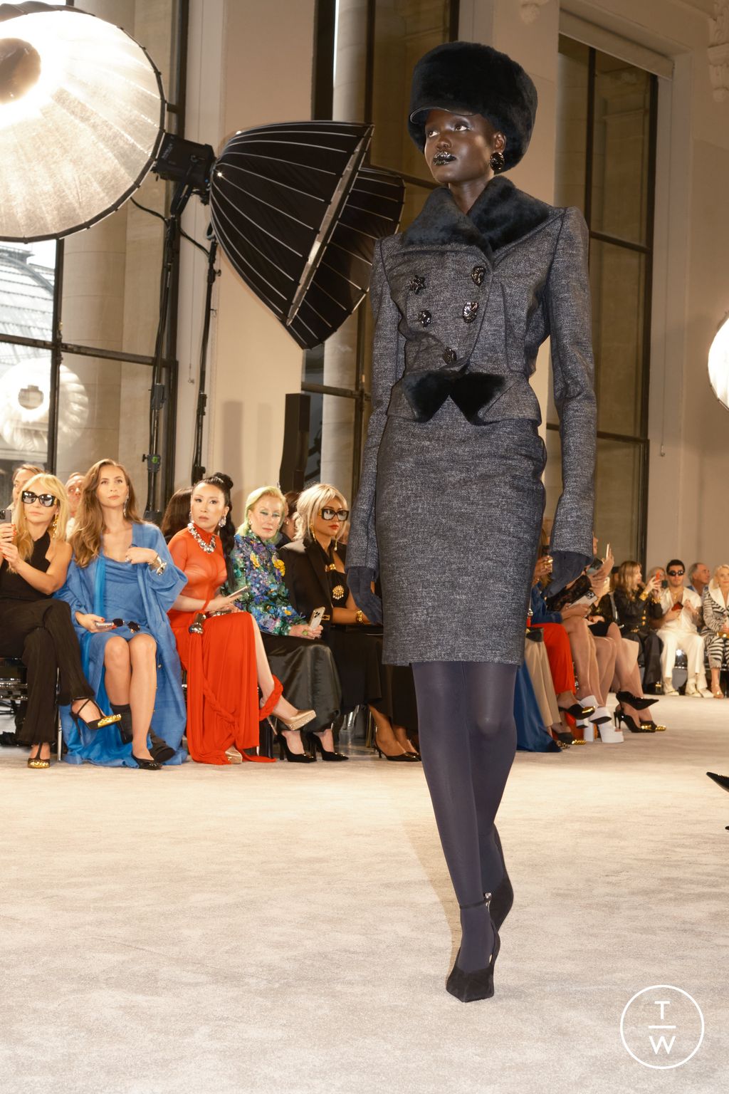 Fashion Week Paris Fall/Winter 2025 look 8 de la collection Schiaparelli couture