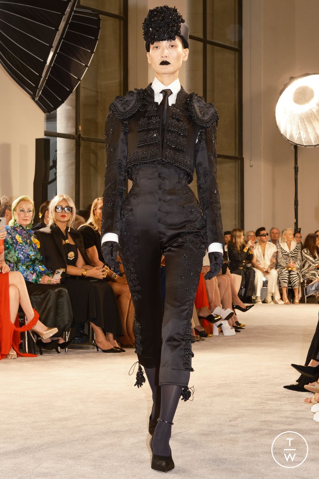 Fashion Week Paris Fall/Winter 2025 look 25 de la collection Schiaparelli couture