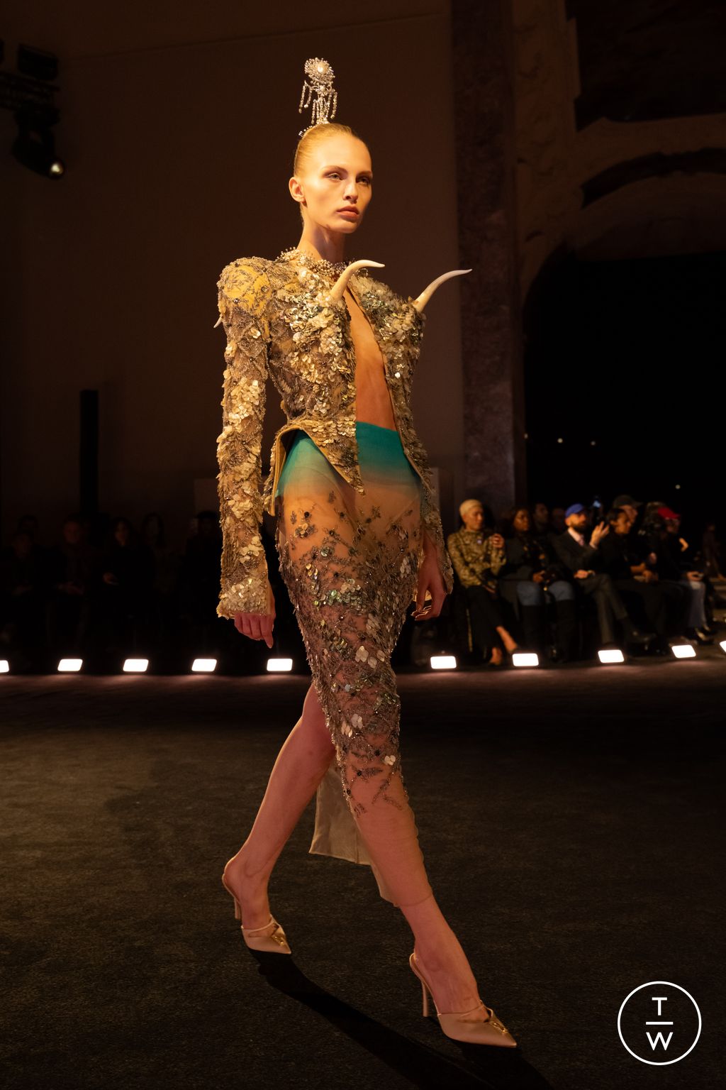 Fashion Week Paris Spring/Summer 2026 look 17 from the Schiaparelli collection couture