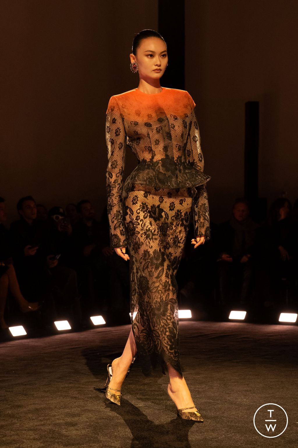 Fashion Week Paris Spring/Summer 2026 look 4 from the Schiaparelli collection couture