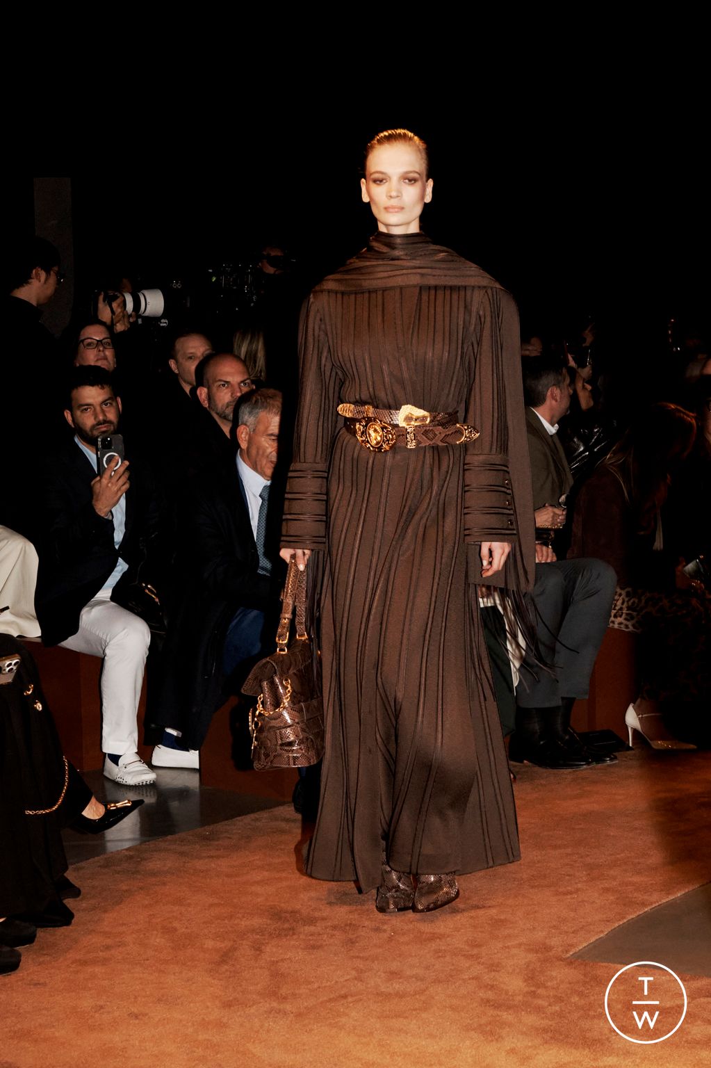 Fashion Week Paris Fall/Winter 2025 look 10 from the Schiaparelli collection womenswear