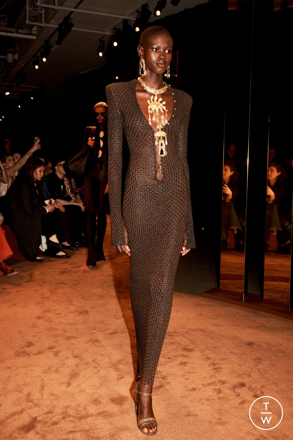 Fashion Week Paris Fall/Winter 2025 look 14 from the Schiaparelli collection womenswear