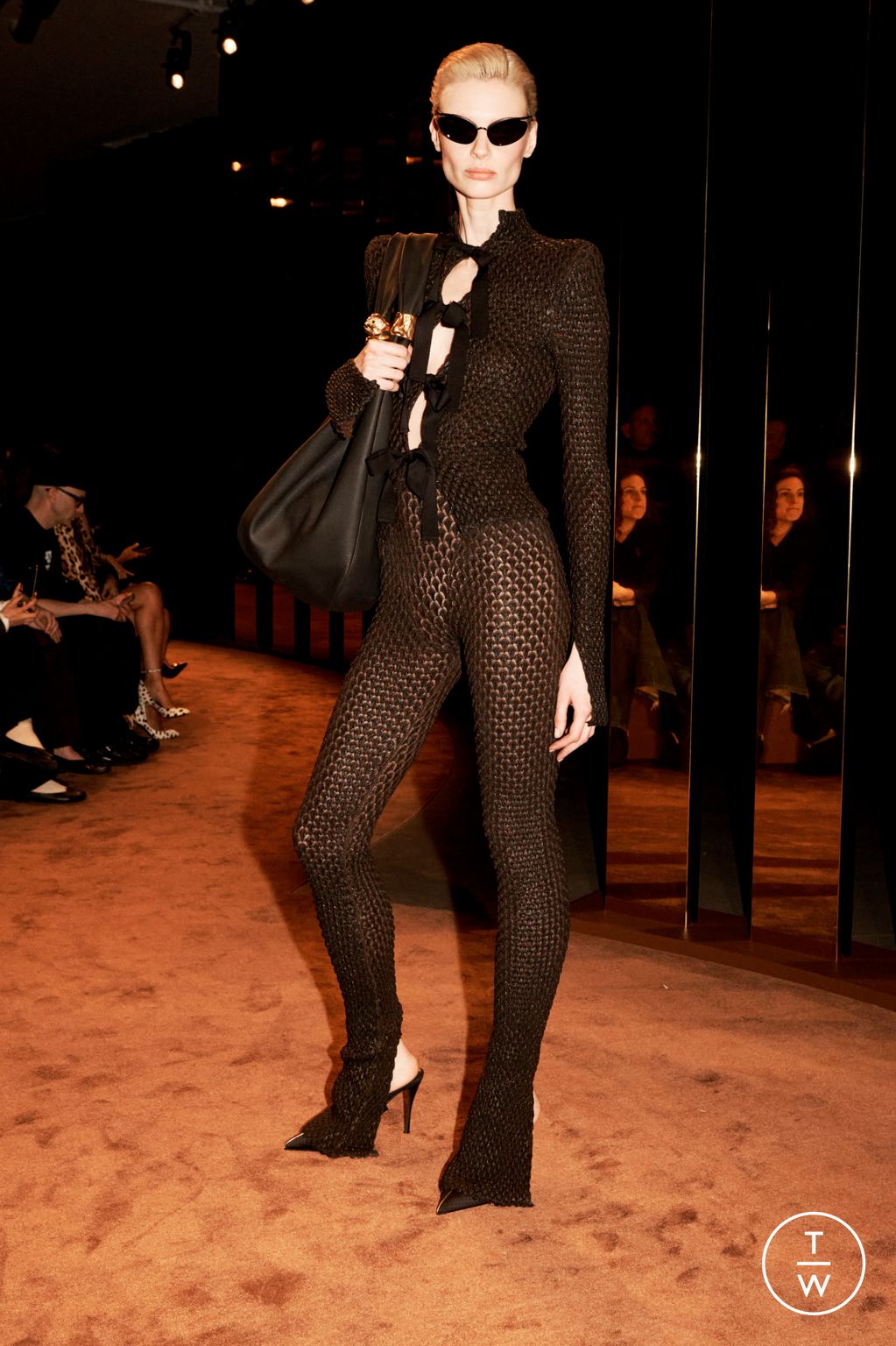 Fashion Week Paris Fall/Winter 2025 look 15 from the Schiaparelli collection womenswear