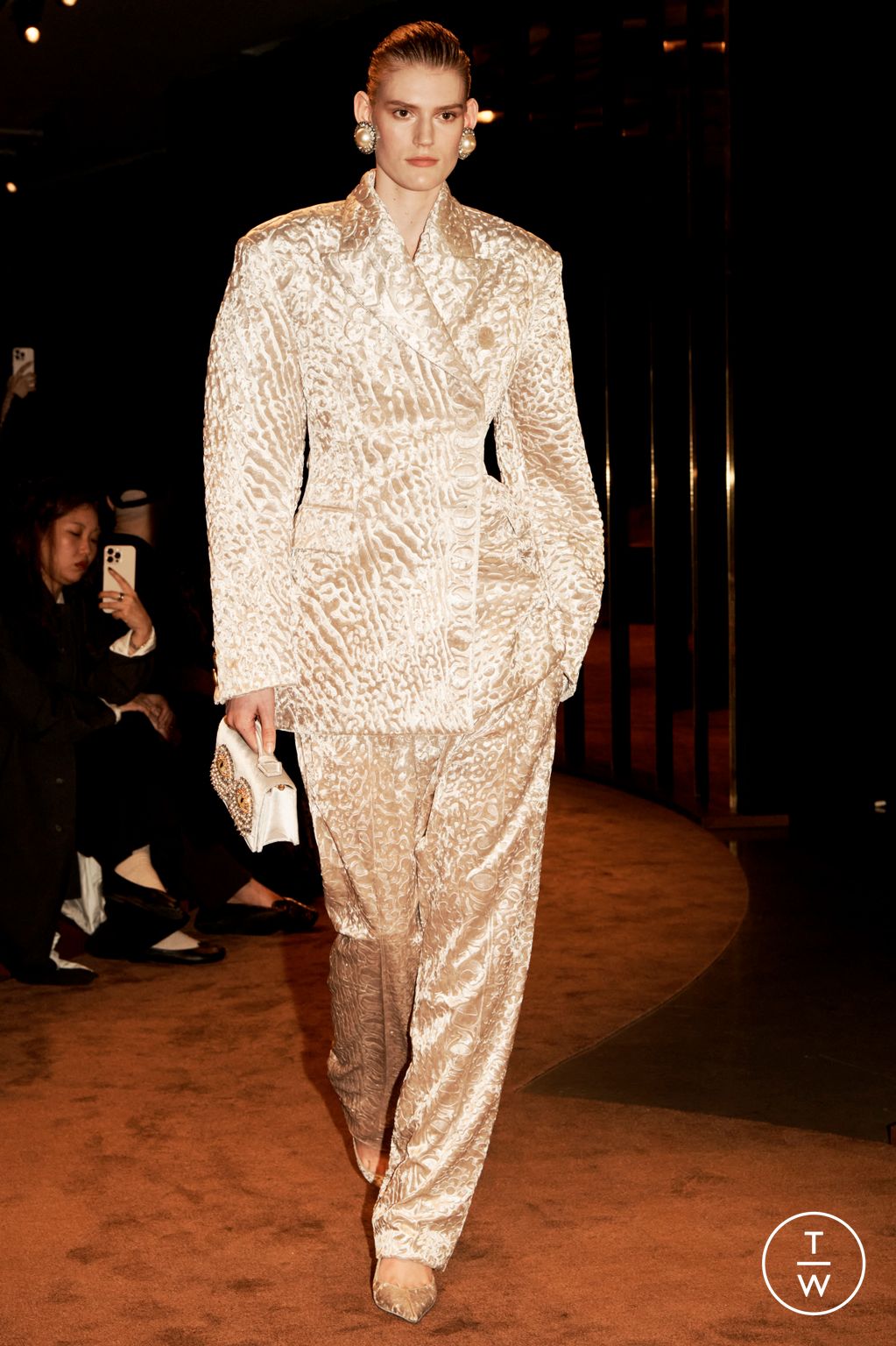 Fashion Week Paris Fall/Winter 2025 look 23 from the Schiaparelli collection womenswear