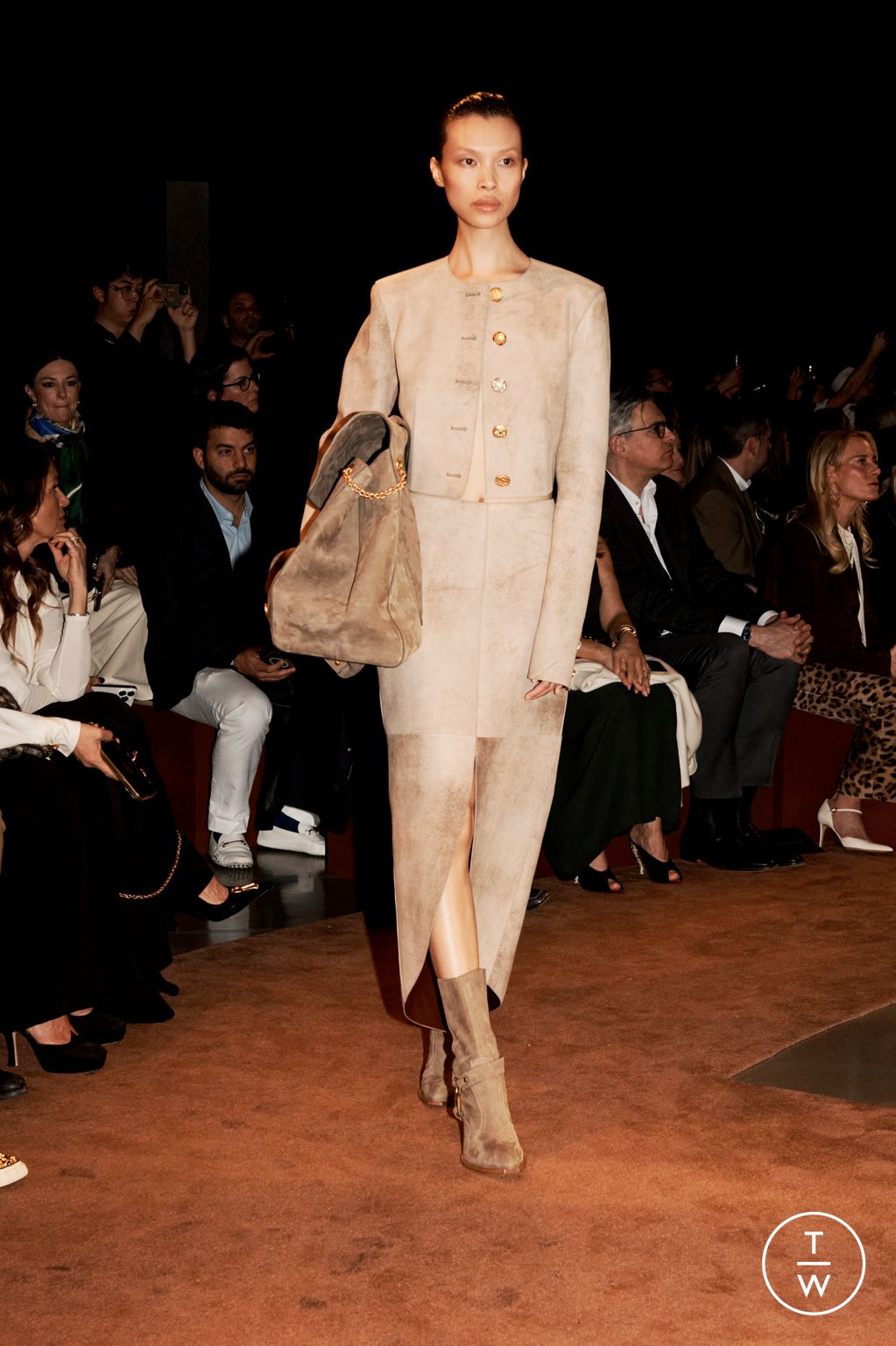 Fashion Week Paris Fall/Winter 2025 look 25 from the Schiaparelli collection womenswear