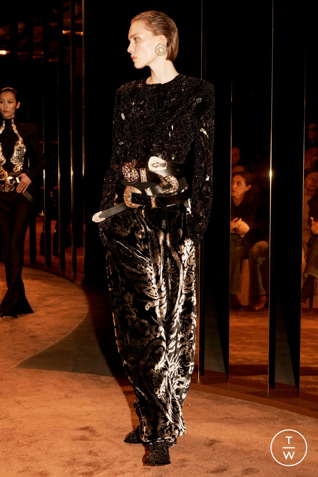 Fashion Week Paris Fall/Winter 2025 look 41 from the Schiaparelli collection womenswear