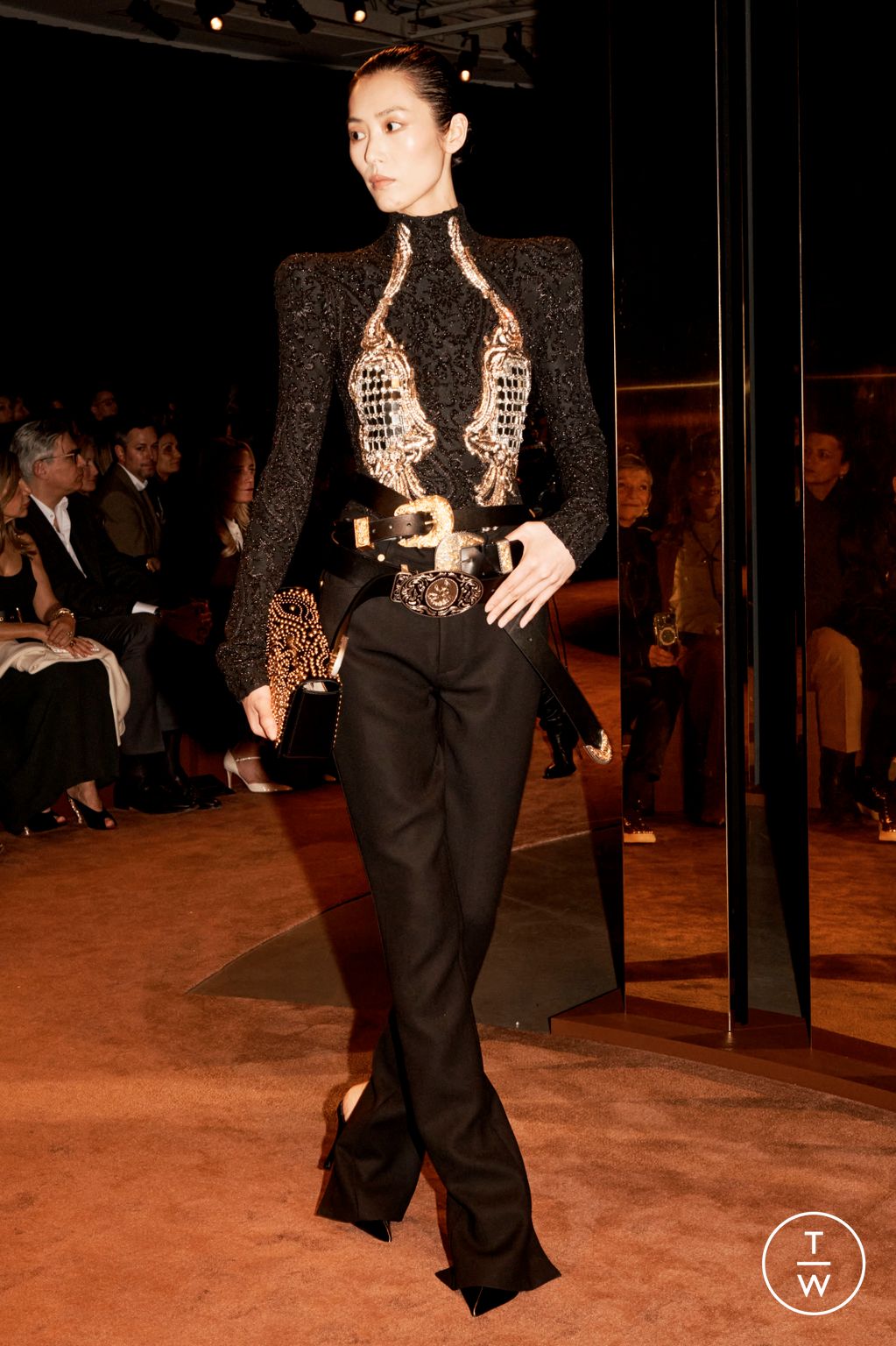 Fashion Week Paris Fall/Winter 2025 look 42 from the Schiaparelli collection womenswear