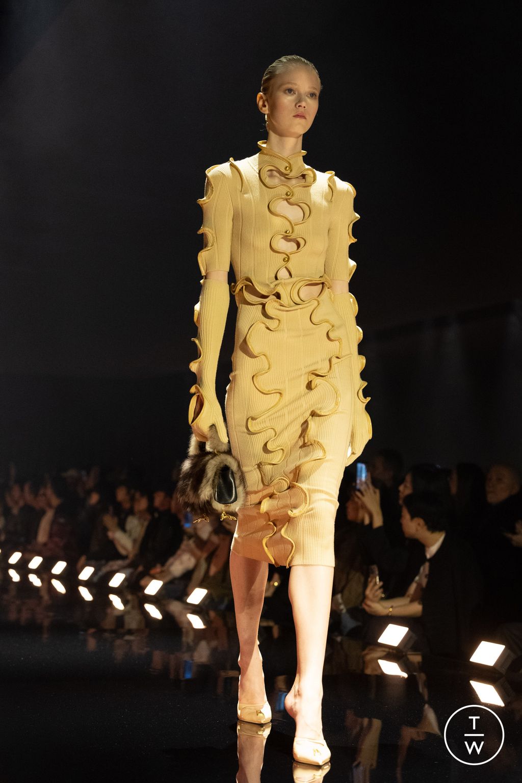 Fashion Week Paris Fall/Winter 2026 look 3 from the Schiaparelli collection womenswear