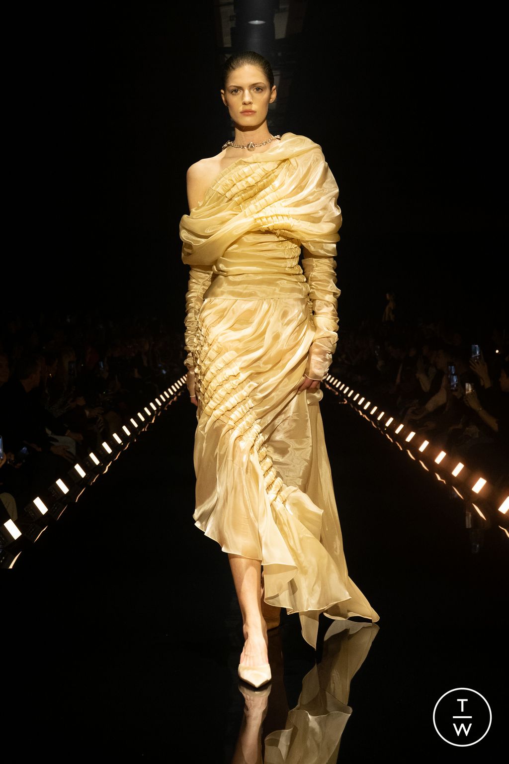 Fashion Week Paris Fall/Winter 2026 look 4 from the Schiaparelli collection womenswear