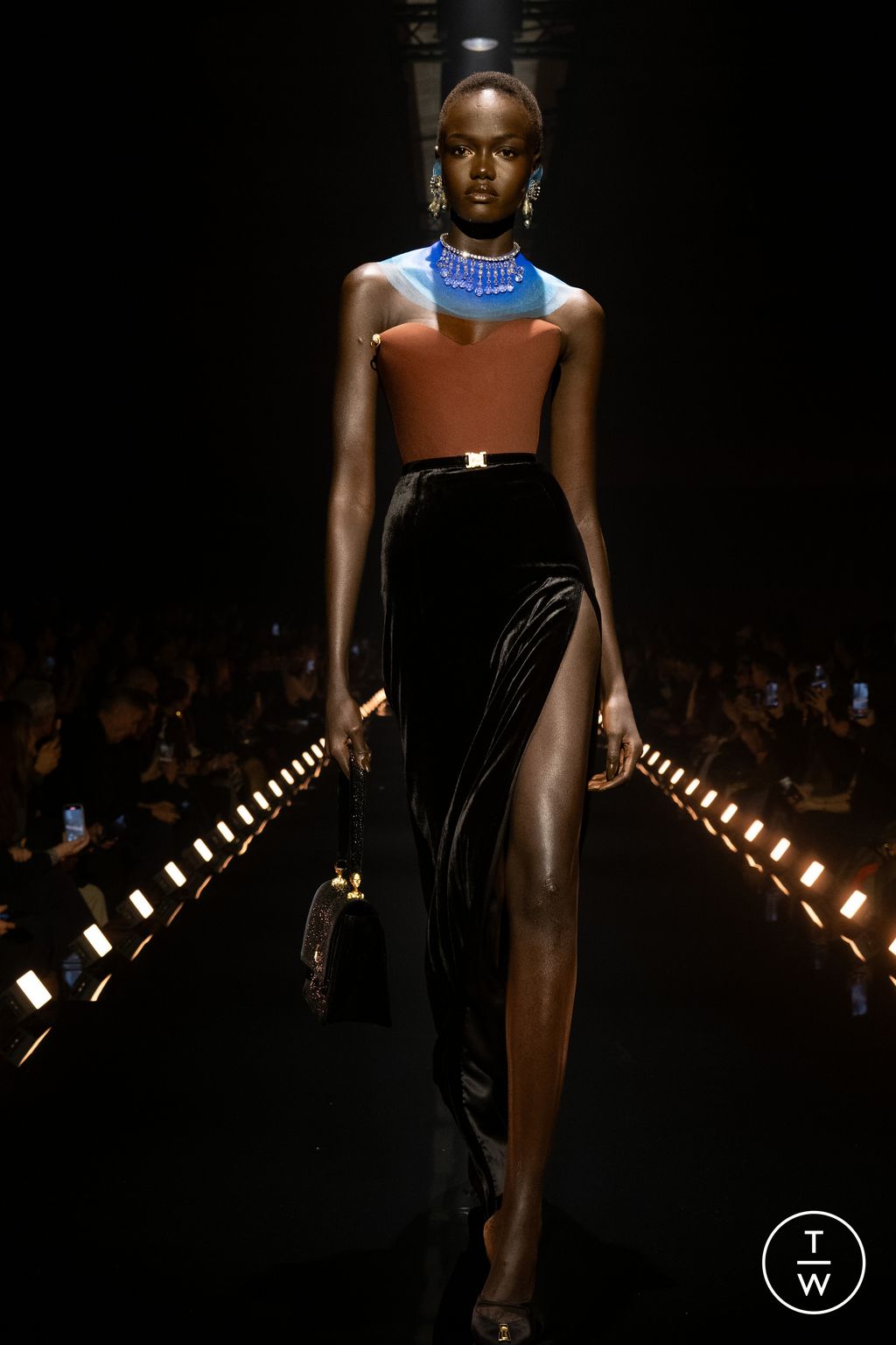 Fashion Week Paris Fall/Winter 2026 look 21 de la collection Schiaparelli womenswear