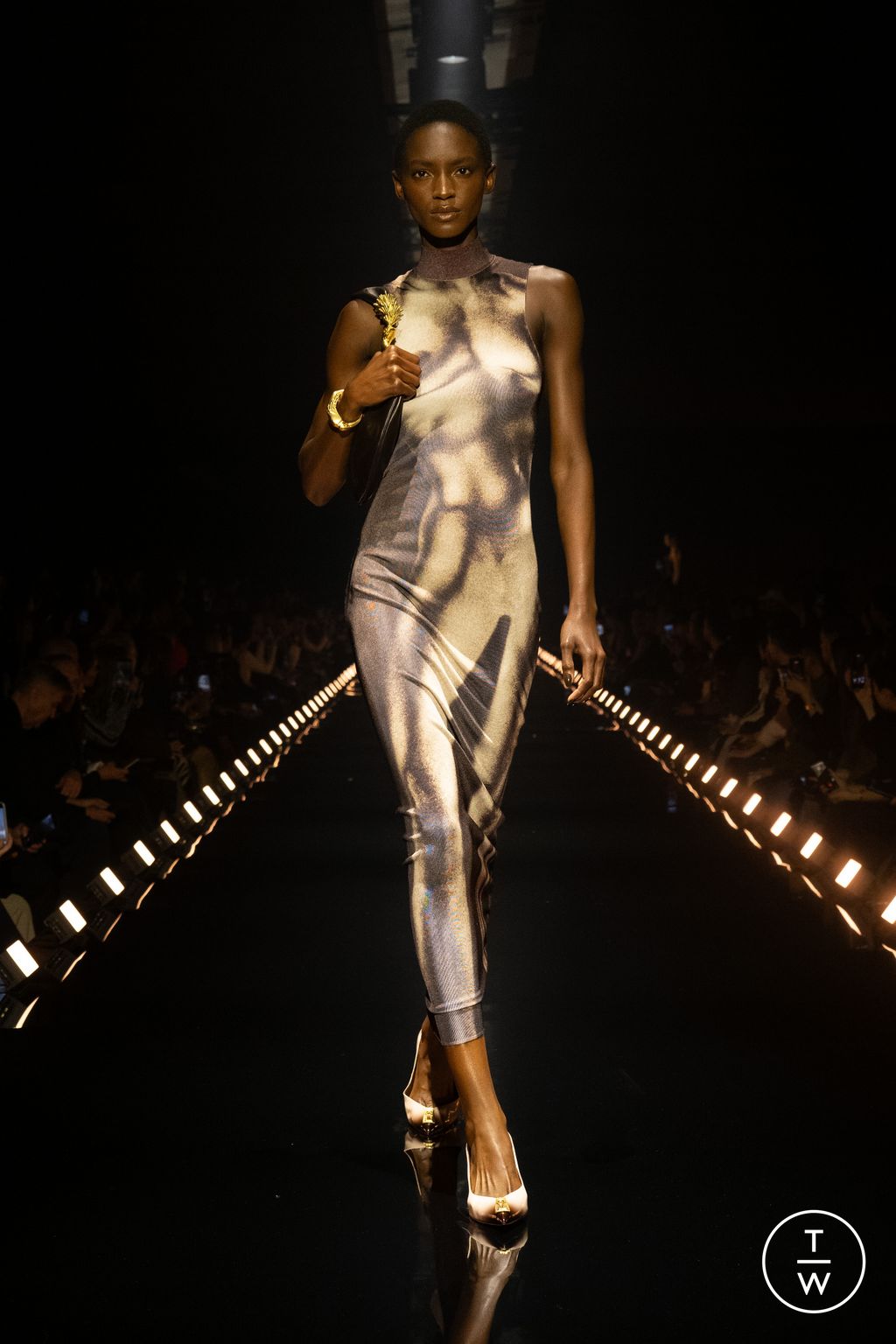 Fashion Week Paris Fall/Winter 2026 look 22 de la collection Schiaparelli womenswear