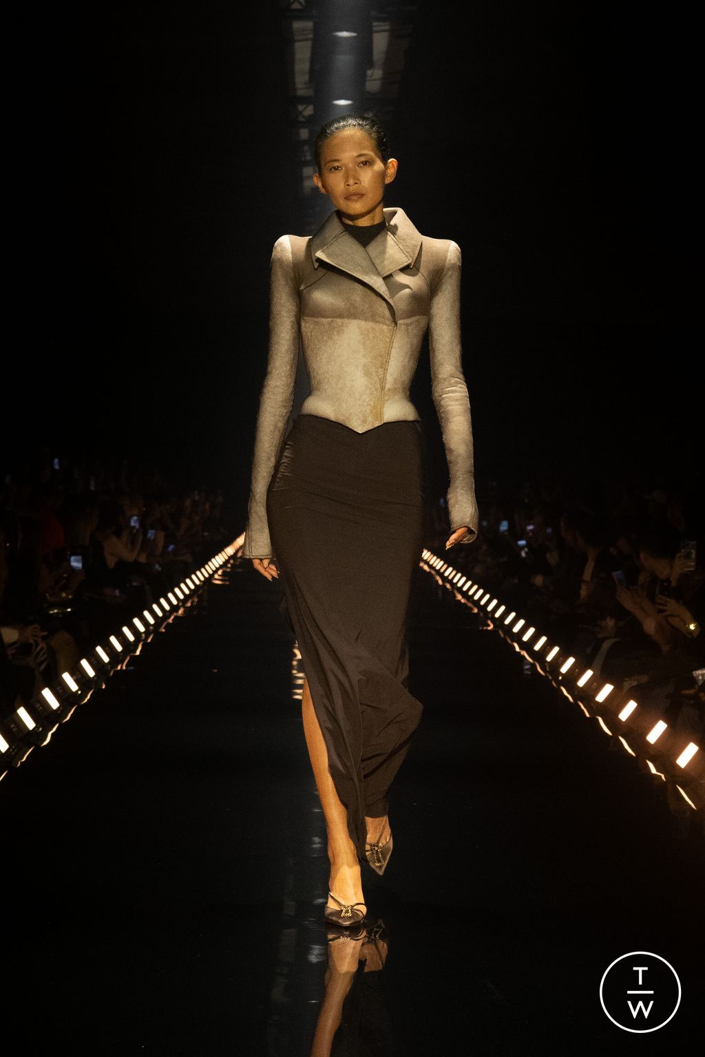 Fashion Week Paris Fall/Winter 2026 look 23 from the Schiaparelli collection womenswear