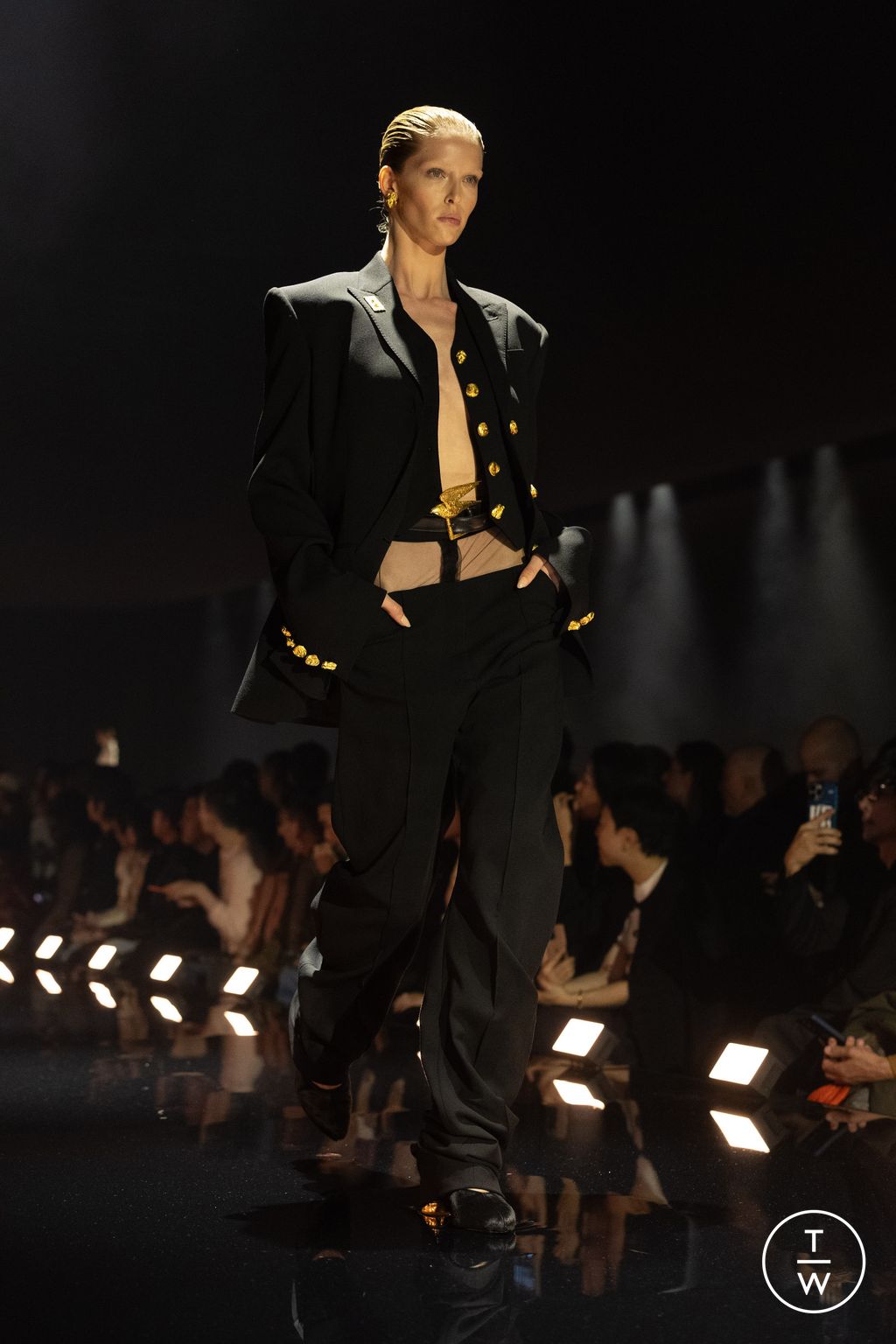 Fashion Week Paris Fall/Winter 2026 look 32 from the Schiaparelli collection womenswear