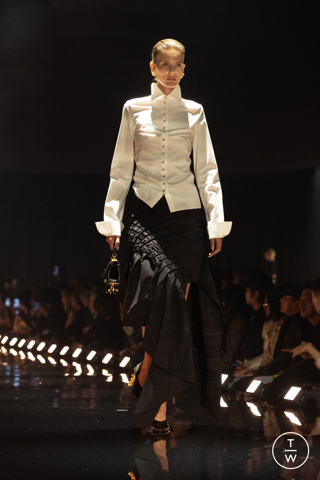 Fashion Week Paris Fall/Winter 2026 look 34 from the Schiaparelli collection womenswear