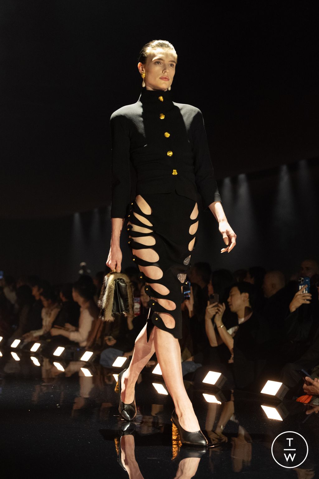 Fashion Week Paris Fall/Winter 2026 look 37 from the Schiaparelli collection 女装