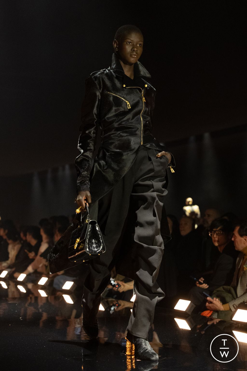 Fashion Week Paris Fall/Winter 2026 look 39 from the Schiaparelli collection 女装