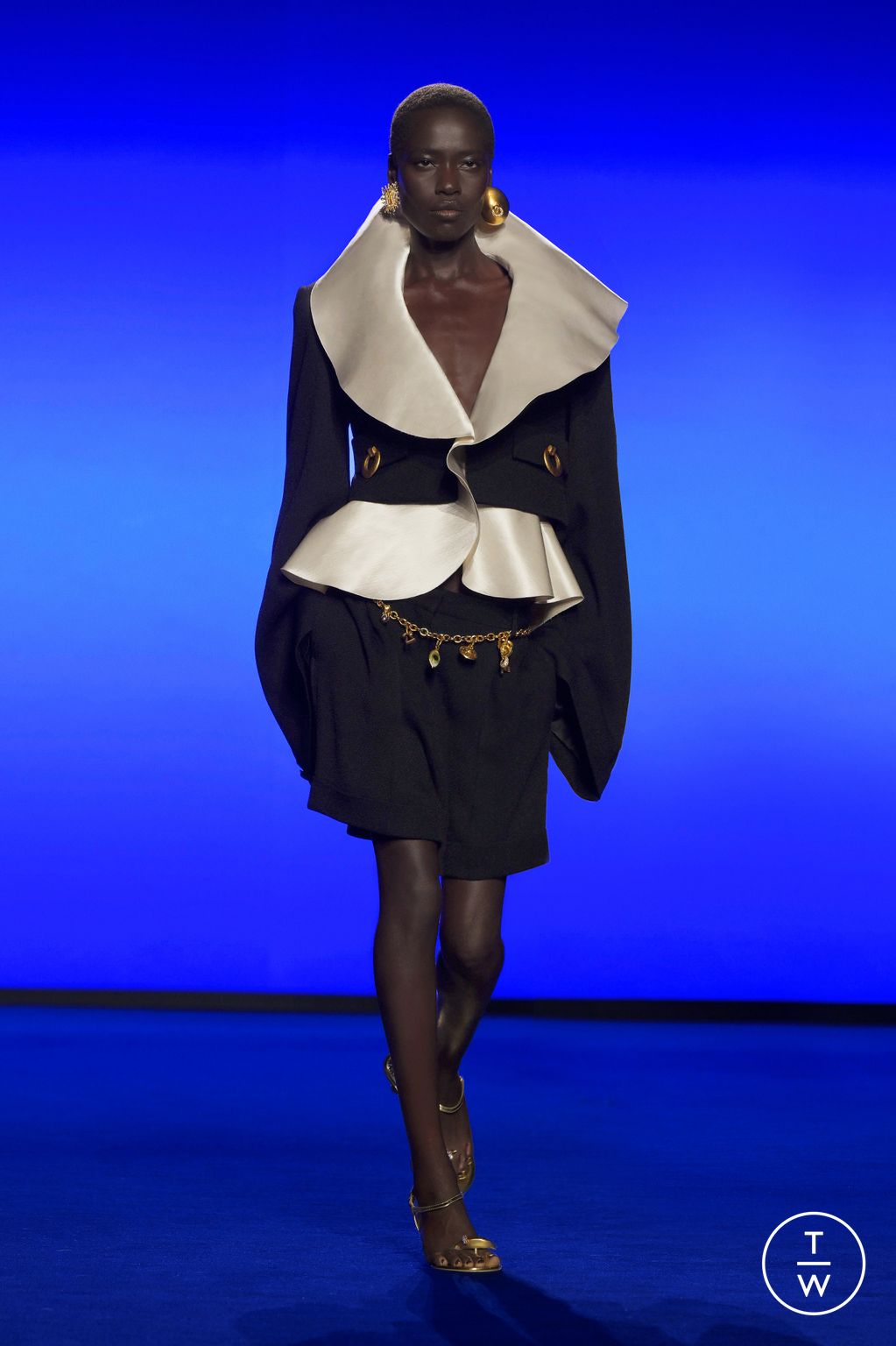 Fashion Week Paris Spring/Summer 2025 look 7 from the Schiaparelli collection womenswear