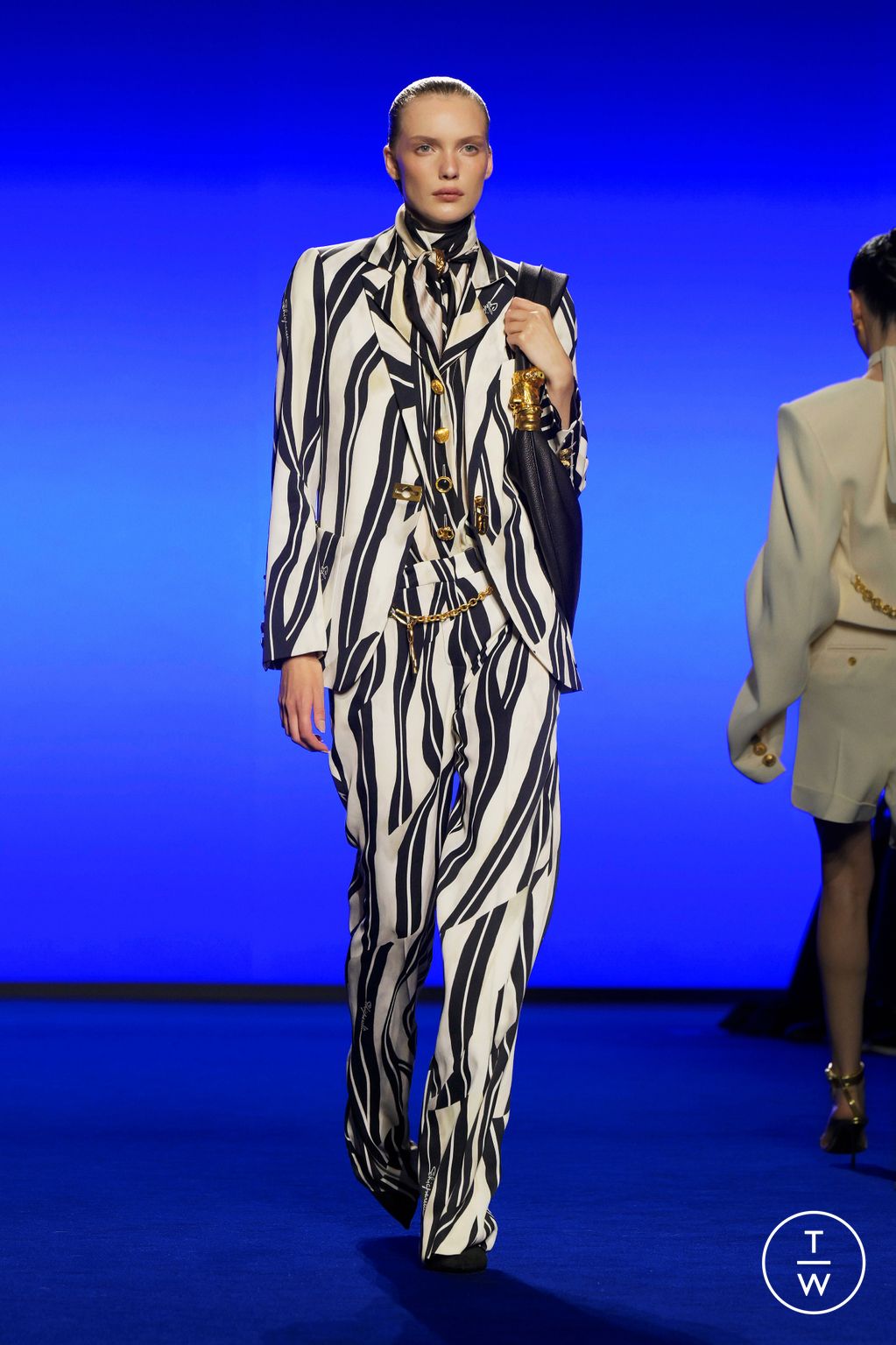 Fashion Week Paris Spring/Summer 2025 look 14 from the Schiaparelli collection womenswear