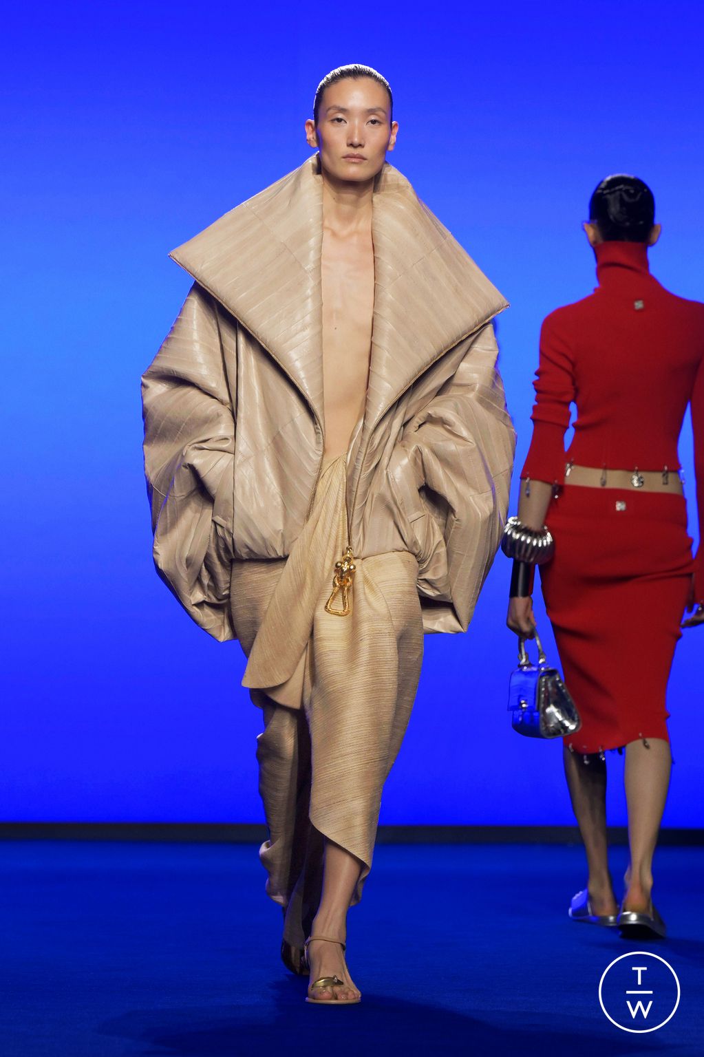 Fashion Week Paris Spring-Summer 2025 look 18 de la collection Schiaparelli womenswear