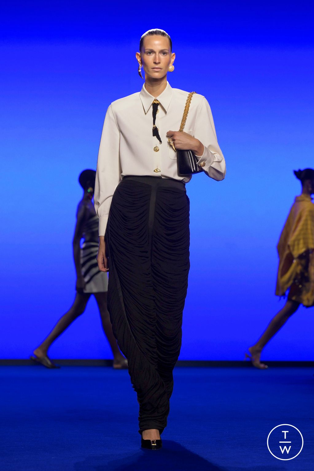 Fashion Week Paris Spring/Summer 2025 look 37 from the Schiaparelli collection womenswear