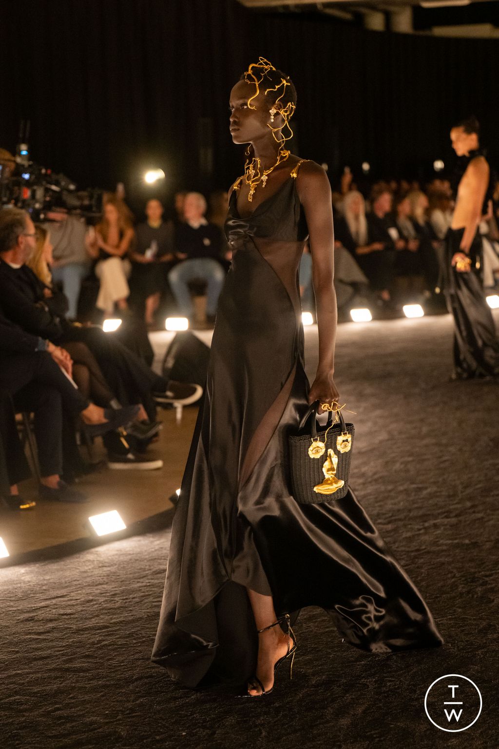 Fashion Week Paris Spring/Summer 2026 look 25 from the Schiaparelli collection womenswear