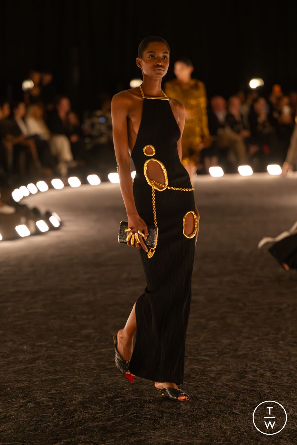 Fashion Week Paris Spring/Summer 2026 look 37 from the Schiaparelli collection 女装