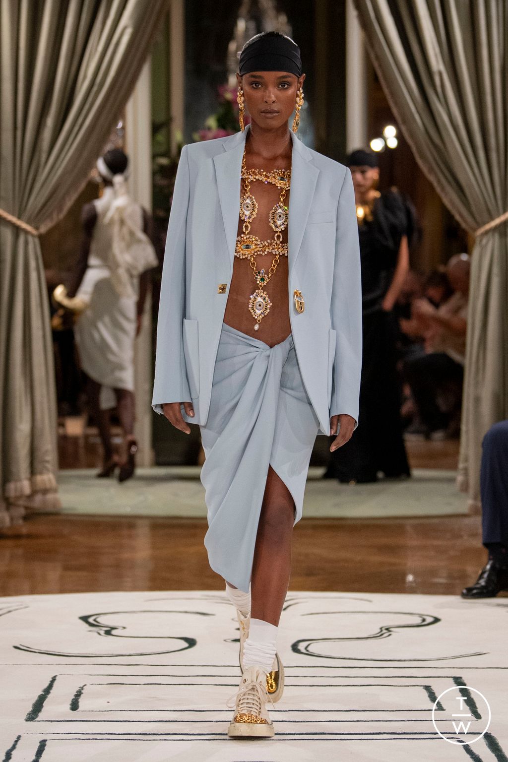 Fashion Week Paris Spring/Summer 2024 look 6 de la collection Schiaparelli womenswear