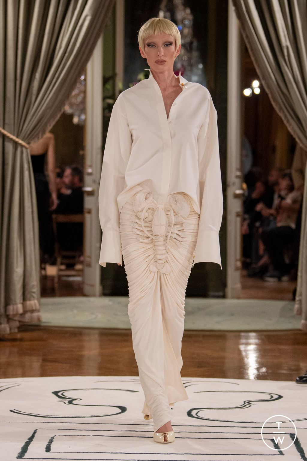 Fashion Week Paris Spring/Summer 2024 look 14 de la collection Schiaparelli womenswear