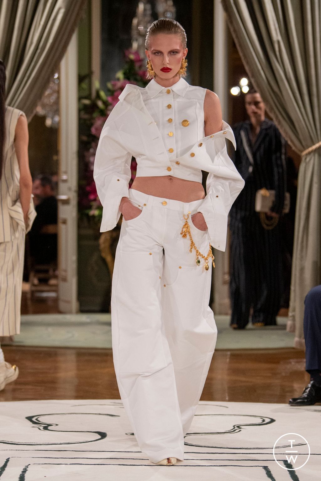 Fashion Week Paris Spring/Summer 2024 look 23 from the Schiaparelli collection womenswear