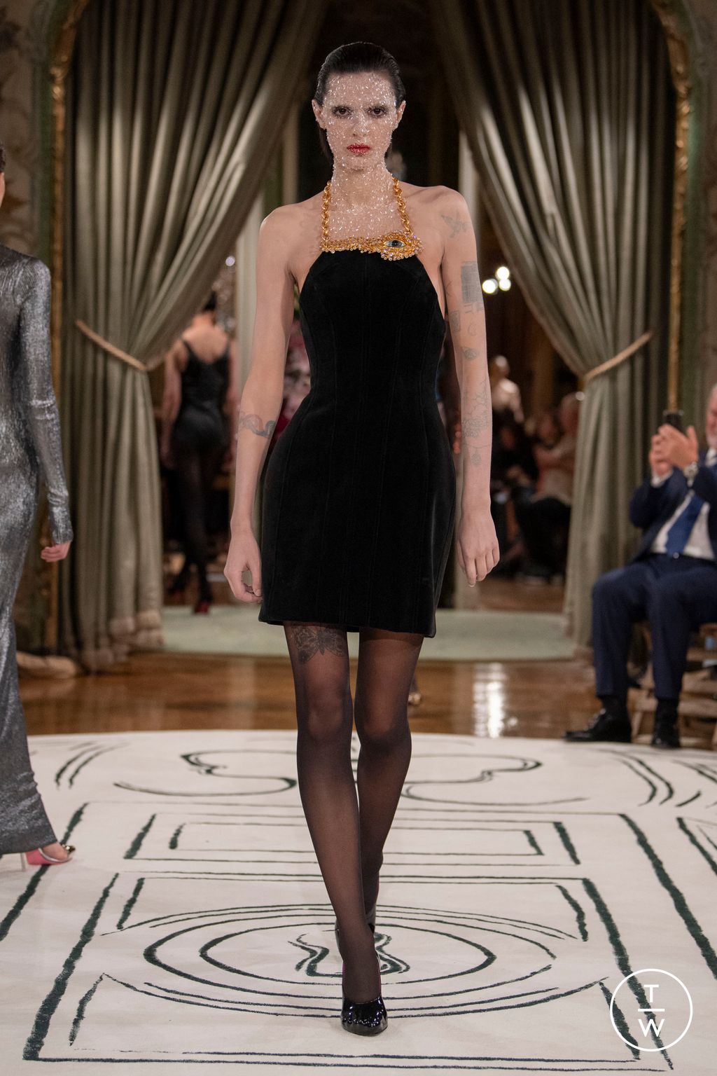 Fashion Week Paris Spring/Summer 2024 look 29 from the Schiaparelli collection womenswear