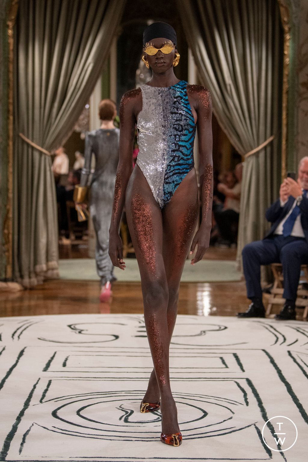Fashion Week Paris Spring/Summer 2024 look 30 from the Schiaparelli collection 女装