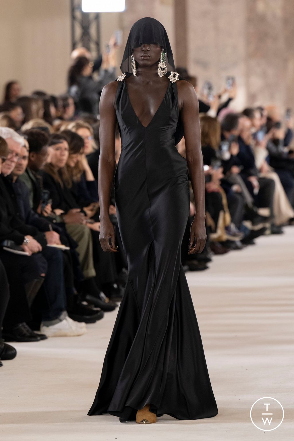 Fashion Week Paris Spring/Summer 2024 look 31 de la collection Schiaparelli couture