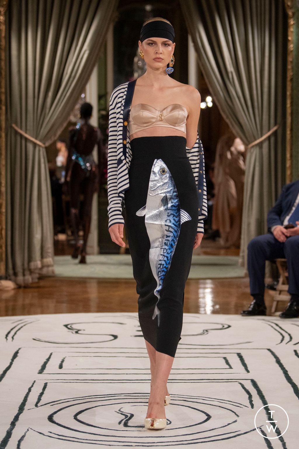 Fashion Week Paris Spring/Summer 2024 look 31 from the Schiaparelli collection womenswear
