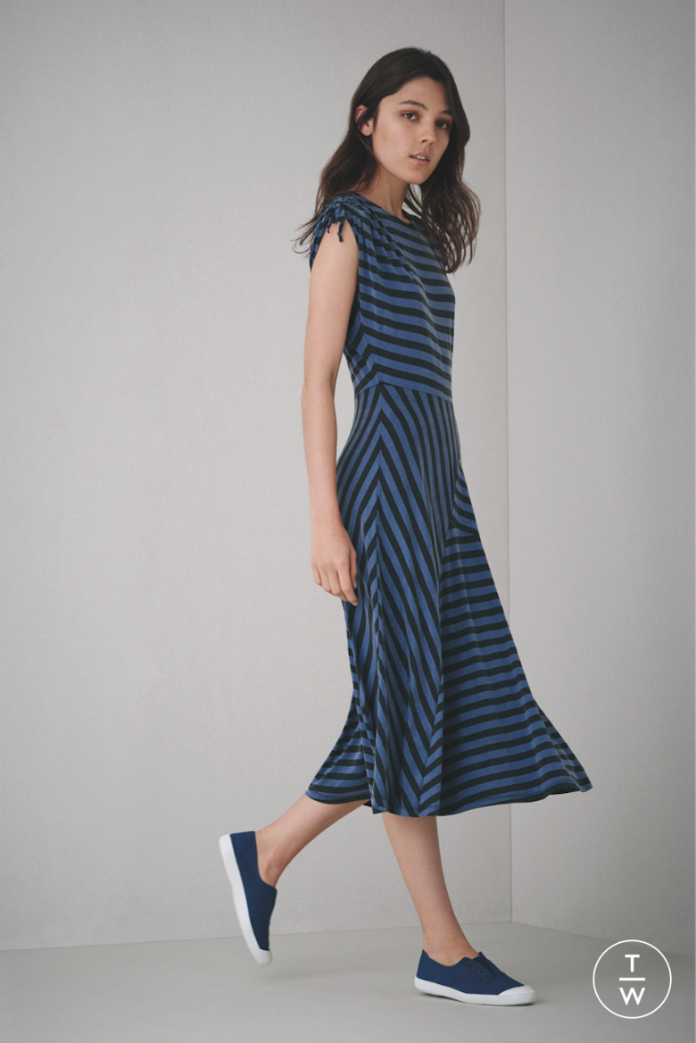 Fashion Week London Spring/Summer 2017 look 4 from the Brora collection womenswear