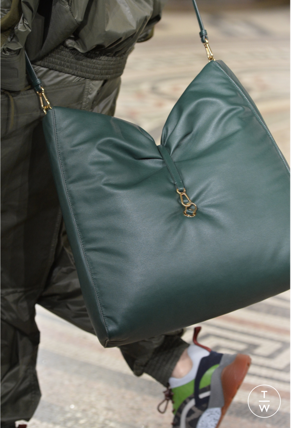 Fashion Week  Fall/Winter 2017 look 13 de la collection Stella McCartney womenswear accessories