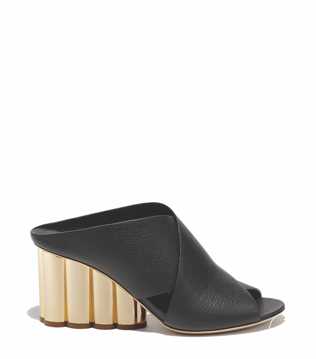 Fashion Week Milan Spring/Summer 2018 look 41 from the Ferragamo collection womenswear accessories