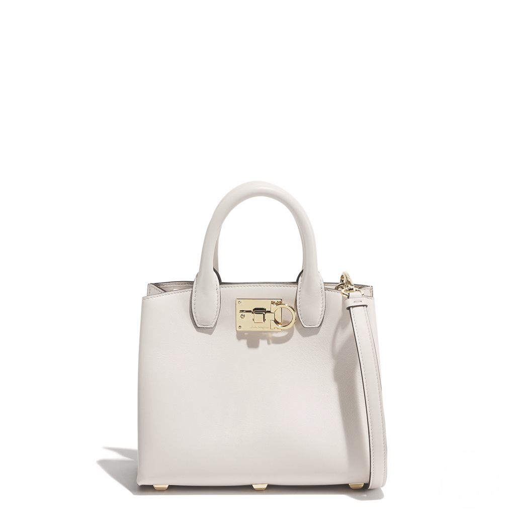 Fashion Week Milan Fall/Winter 2018 look 19 de la collection Ferragamo womenswear accessories