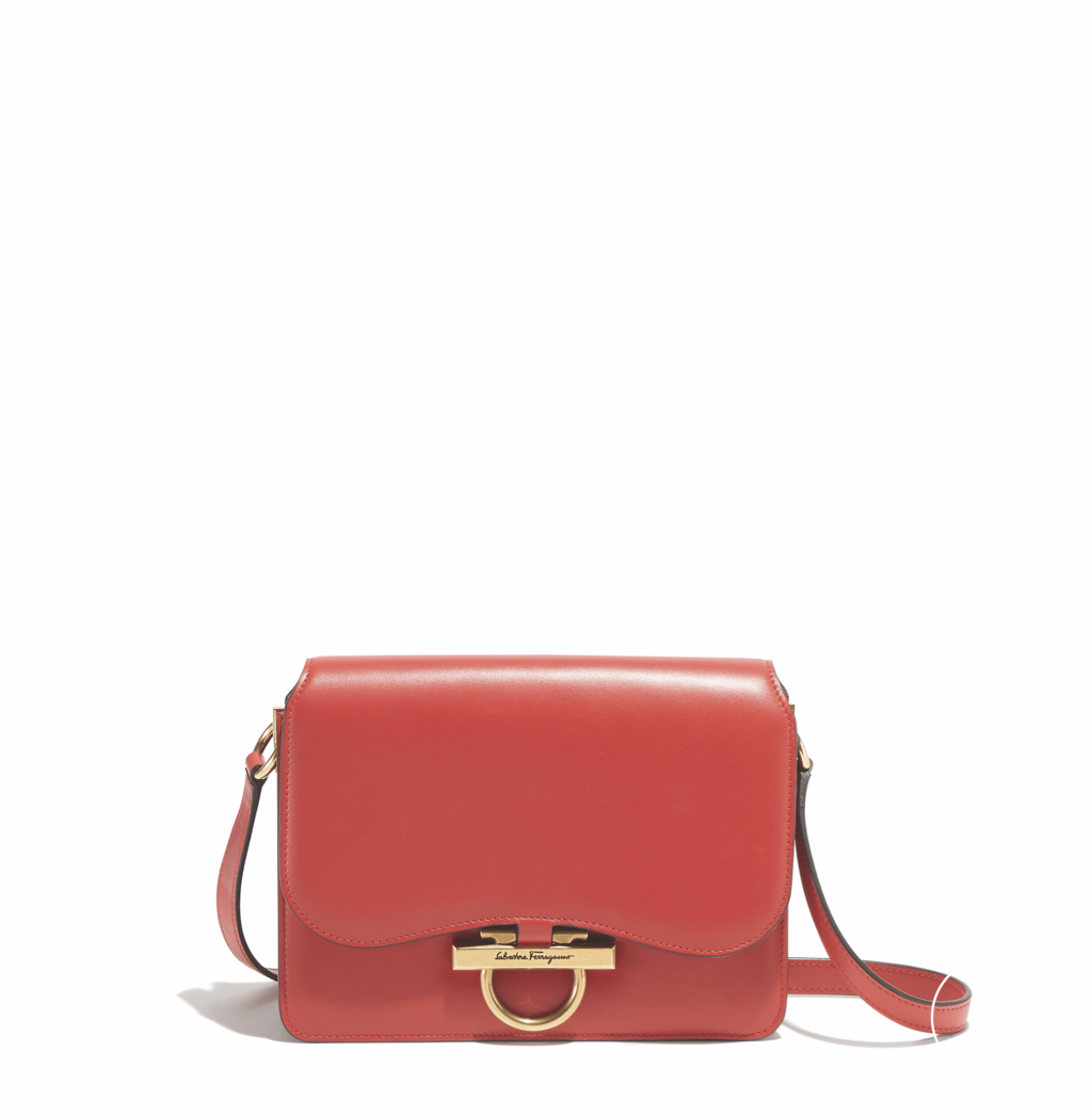 Fashion Week Milan Fall/Winter 2018 look 25 from the Ferragamo collection 女装配饰