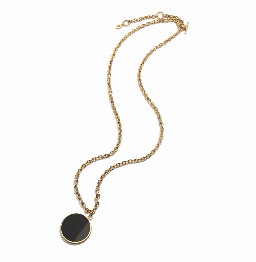 Fashion Week Milan Fall/Winter 2018 look 44 from the Ferragamo collection womenswear accessories