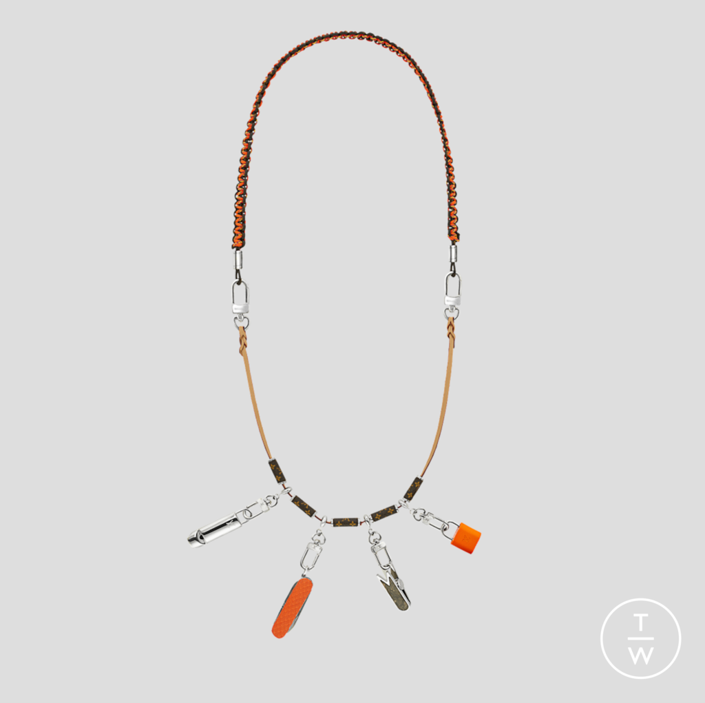 Fashion Week Paris Fall/Winter 2018 look 57 from the Louis Vuitton collection 男装配饰