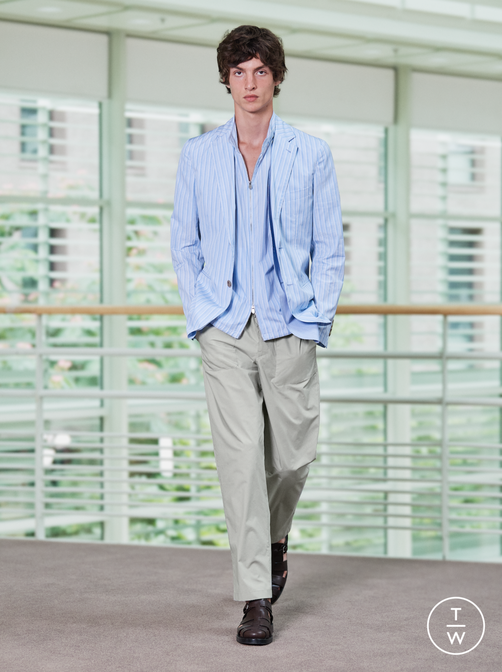 Fashion Week Paris Spring/Summer 2021 look 2 from the Hermès collection menswear